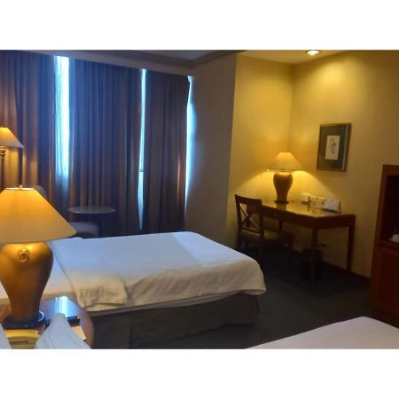 Capital O 914 Makati Palace Hotel Makati City Exterior photo